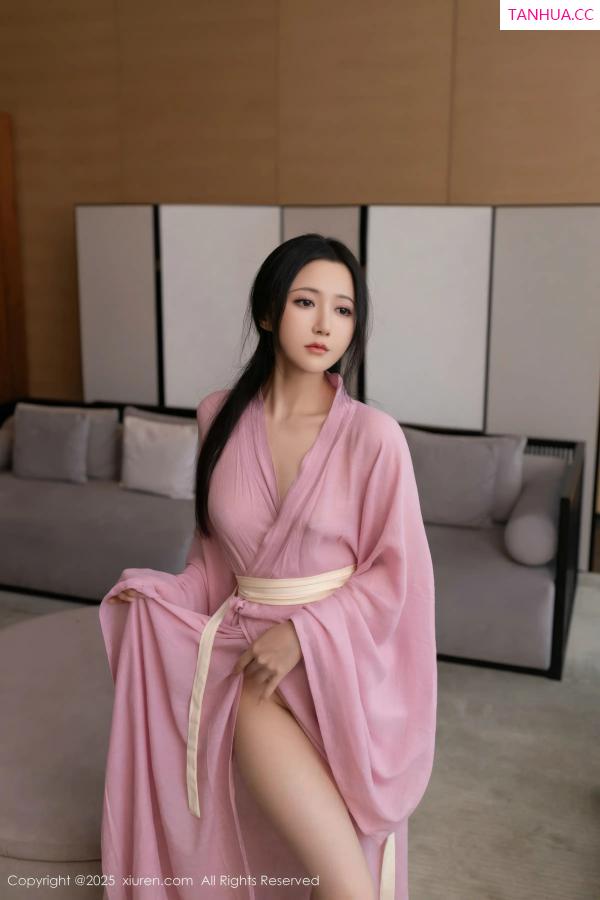 鱼子酱fish  [XiuRen]高清写真图 2025.11.28 No.11049 鱼子酱Fish 粉色月影纱第52张图片